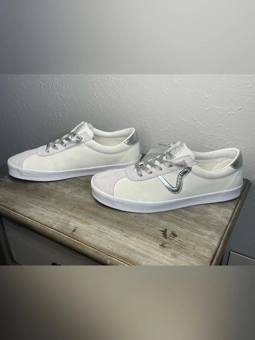 New Vans Sport Low High Shine Suede Sneaker Off-White Silver Metallic 11 W 9.5 M